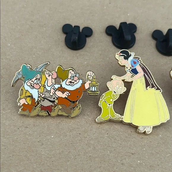 Disney Snow White and Dwarfs Enamel Pin Set - Picture 2 of 9